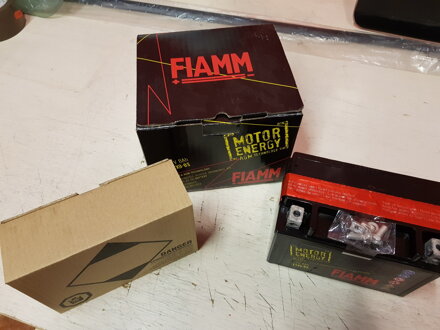 Motobaterie Fiamm 12V 8Ah YTX9-BS/FTX9-bs