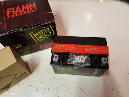Motobaterie Fiamm 12V 8Ah YTX9-BS/FTX9-bs