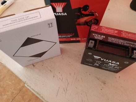 Motobaterie Yuasa 12V 14Ah YTX16-BS